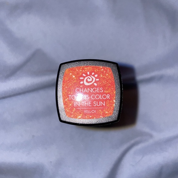 Yellow Color change nail polish orange del sol - Picture 4 of 4